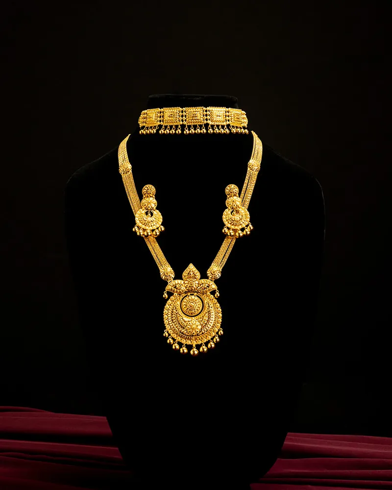 22K gold set with earrings, 22k gold jewellery set with earrings at Sonei Jewellers Surrey