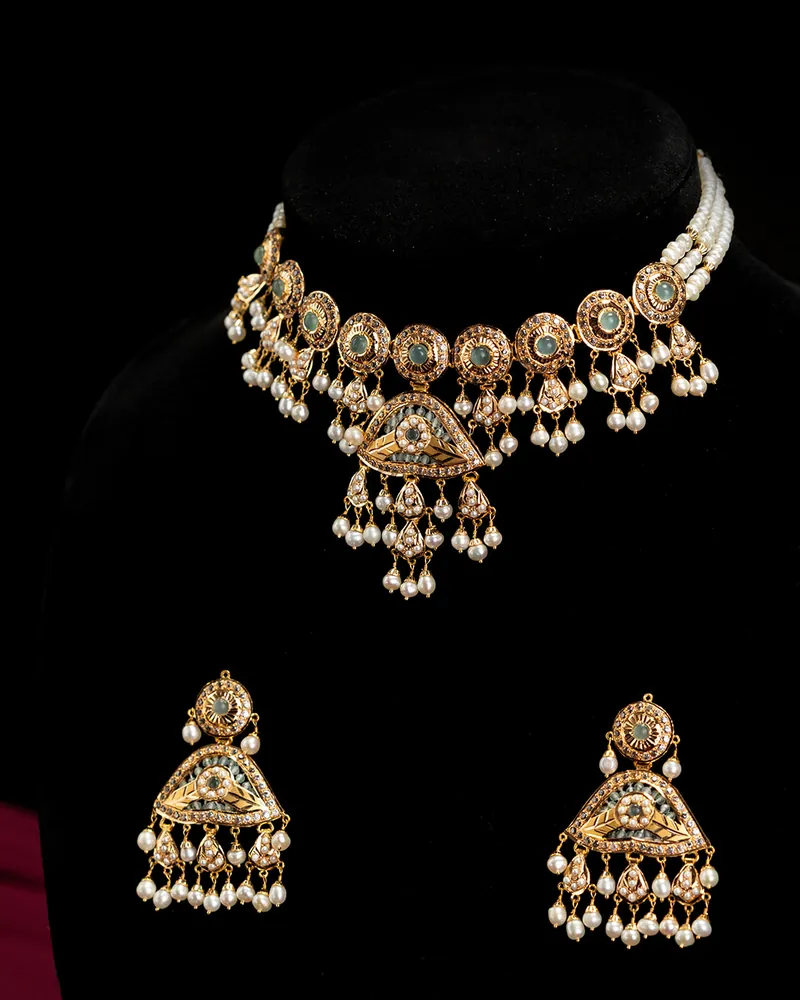 Kundan and pearl choker set 1, kundan and pearl jewellery piece at Sonei Jewellers Surrey