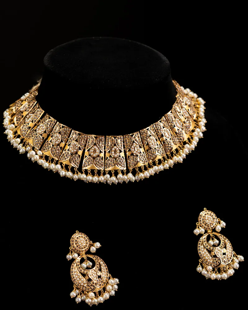 Kundan and pearl choker set 2, kundan and pearl jewellery piece at Sonei Jewellers Surrey