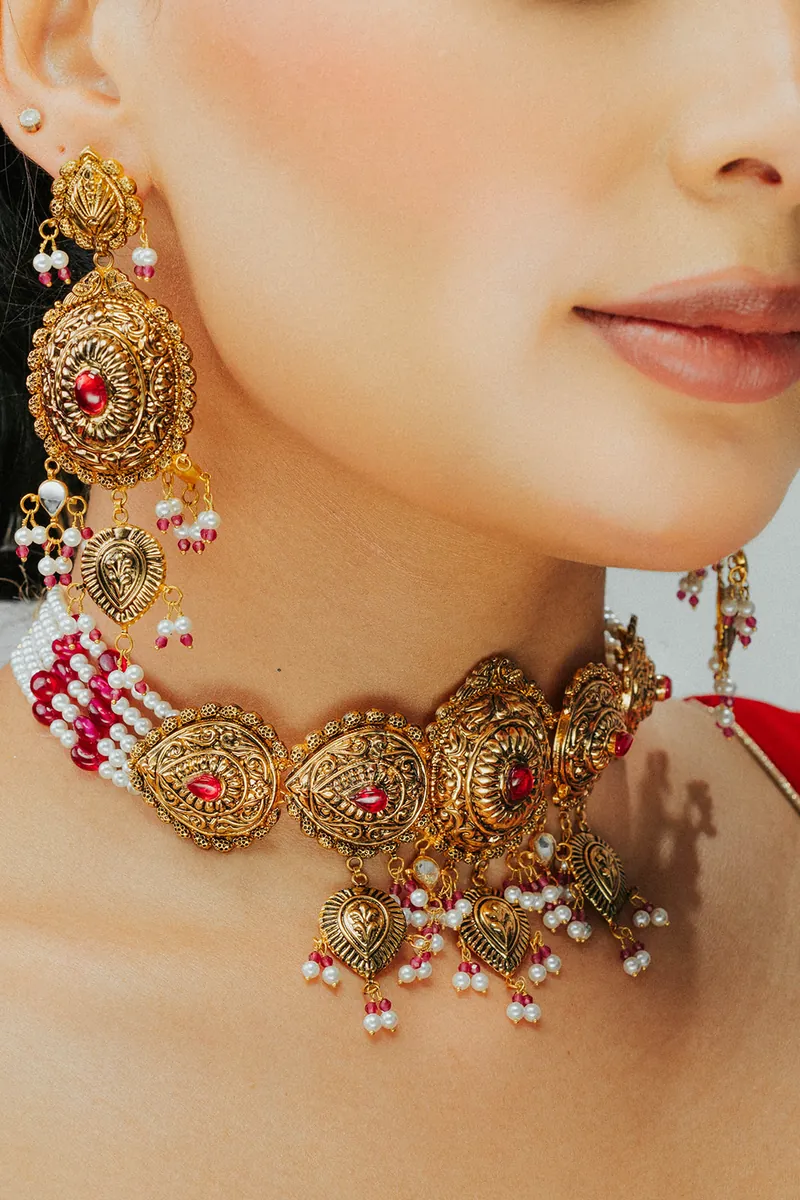 Detail of an antique gold choker with pearl drops, Sonei Jewellers Surrey